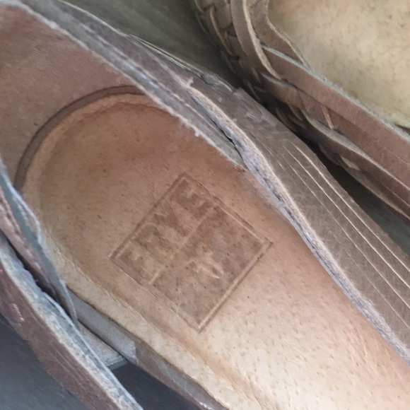 - Frye vintage tab sandals - Picture 4 of 4